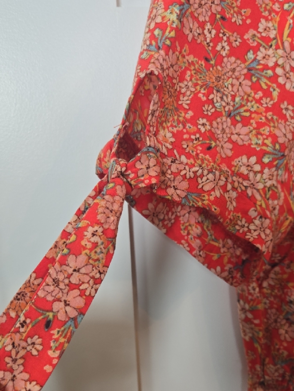 O'Neill Juniors' Luciana Coral Floral Tie-Detail Sleeve Mini Dress M - Picture 4 of 11